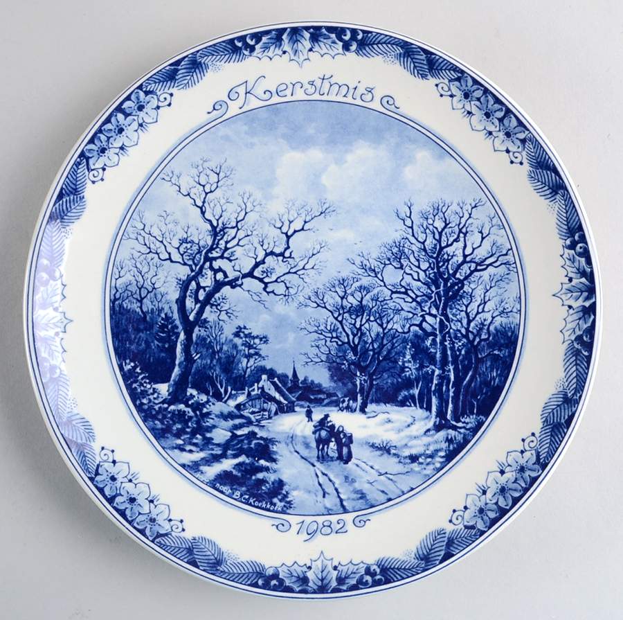 Royal Delft Christmas Plates Winter Scene - No Box by Royal Delft-1
