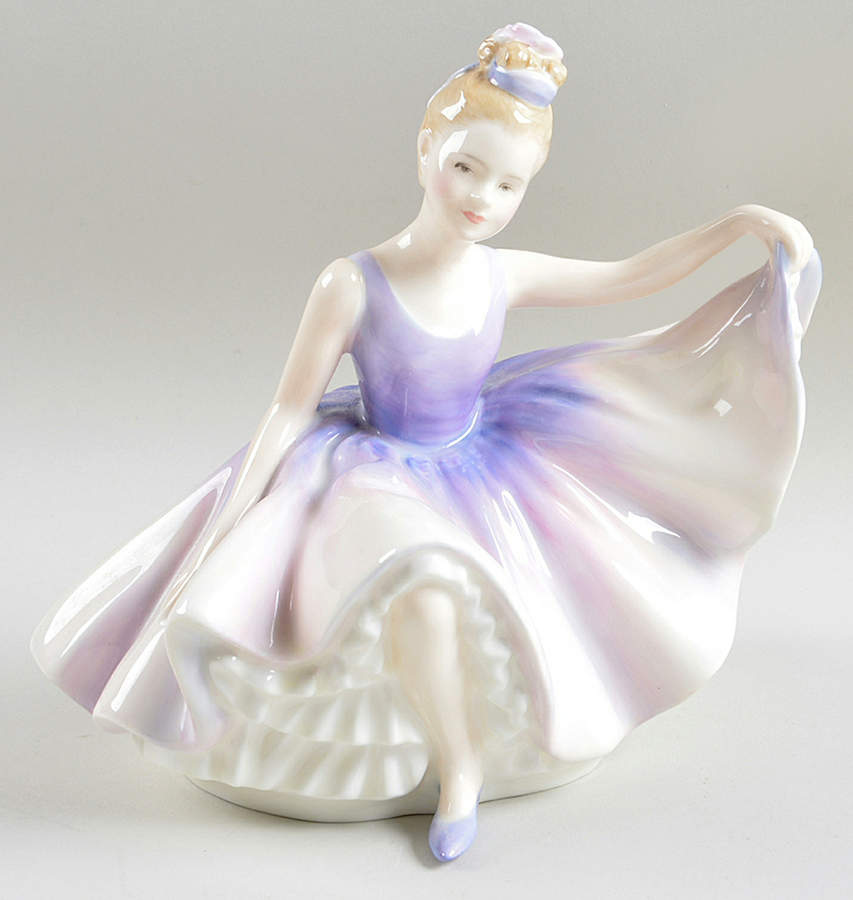 Royal Doulton Figurine Dancing Years - Nb926, No Box by Royal Doulton-1
