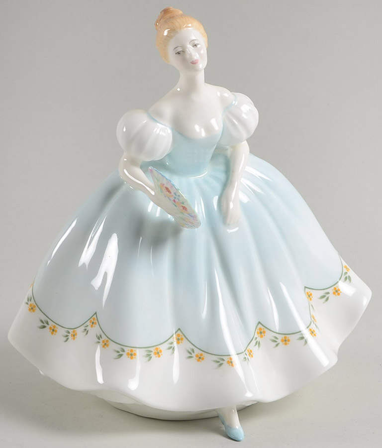 Royal Doulton Figurine First Dance - Nb660, No Box by Royal Doulton-1