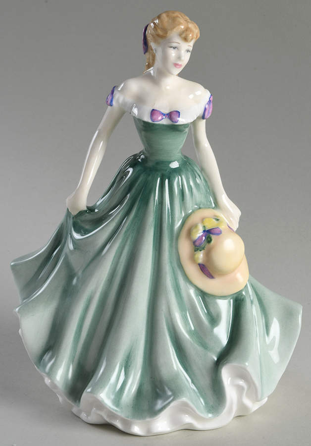 Royal Doulton Figurine Loving Thoughts - Bx1090 With Box by Royal Doulton-1