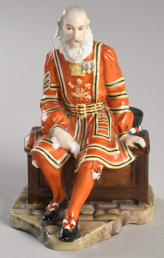 Royal Doulton Figurine A Yeoman Of The Guard-Red,Gold&Brown - No Box Nb1322 by Royal Doulton-1