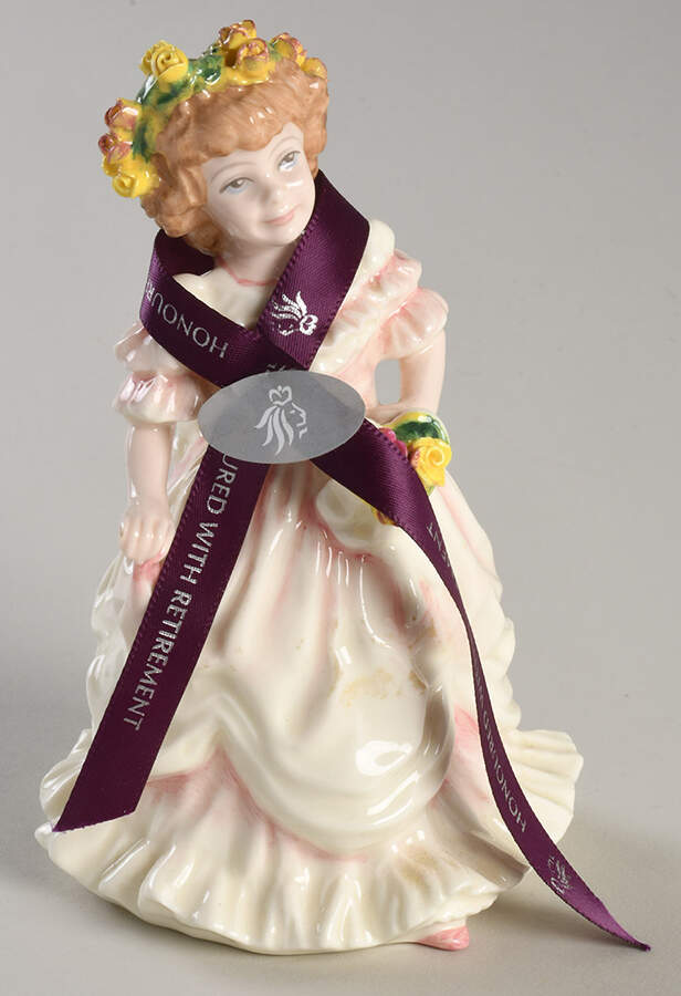 Royal Doulton Figurine Flower Girl - Nb871, No Box by Royal Doulton-1