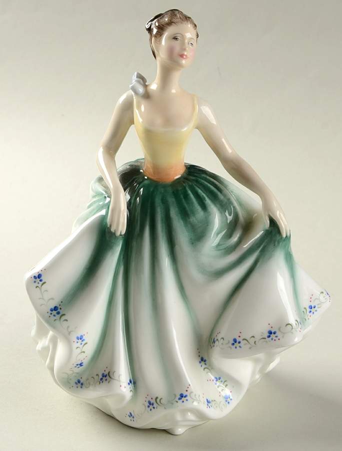 Royal Doulton Figurine Cynthia - Nb927, No Box by Royal Doulton-1