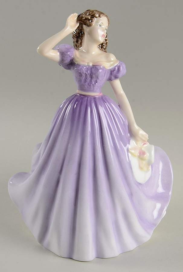Royal Doulton Figurine Bells Across The Valley - Bx1097 With Box by Royal Doulton-1