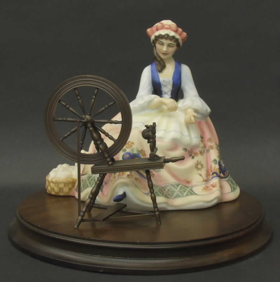 Royal Doulton Figurine Spinning - Nb914, No Box by Royal Doulton-1