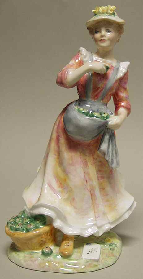 Royal Doulton Figurine Country Love - Nb1027, No Box by Royal Doulton-1