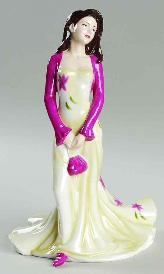 Royal Doulton Figurine Loving Thoughts - No Box by Royal Doulton-1