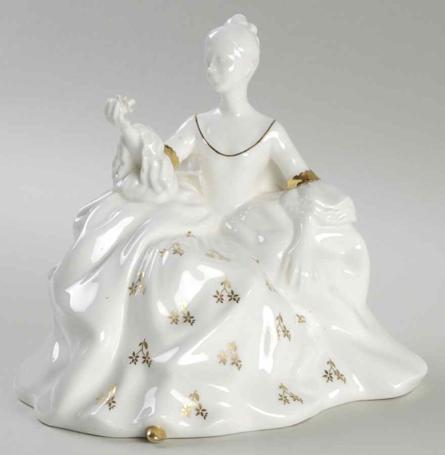 Royal Doulton Figurine Antoinette - Nb907, No Box by Royal Doulton-1