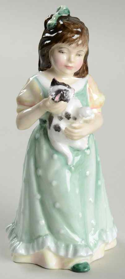 Royal Doulton Figurine Home At Last - Nb1038, No Box by Royal Doulton-1