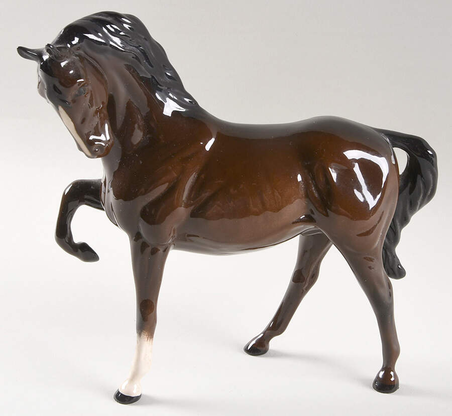 Animals Horse-Head Tucked-Leg Up - With Box Bx1015 by Royal Doulton-1