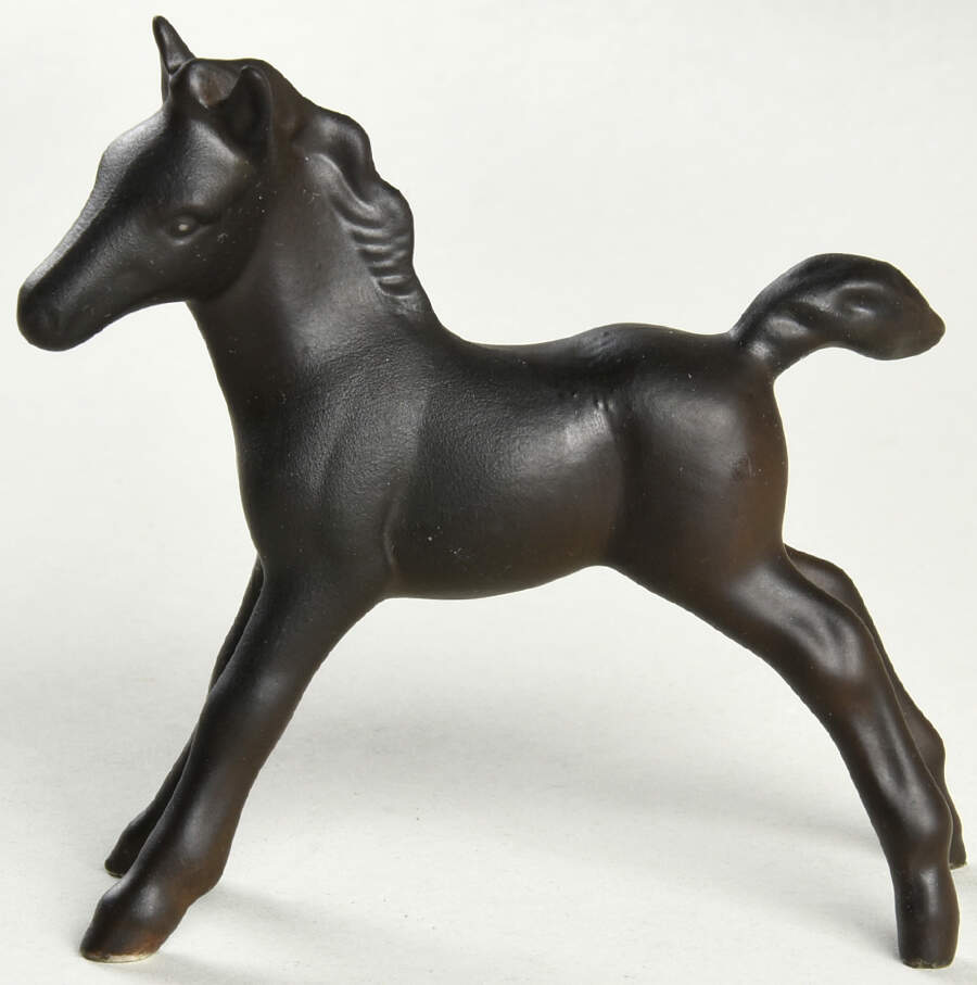 Animals Foal(Small,Strethed,Facing Lef - With Box Bx924 by Royal Doulton-1