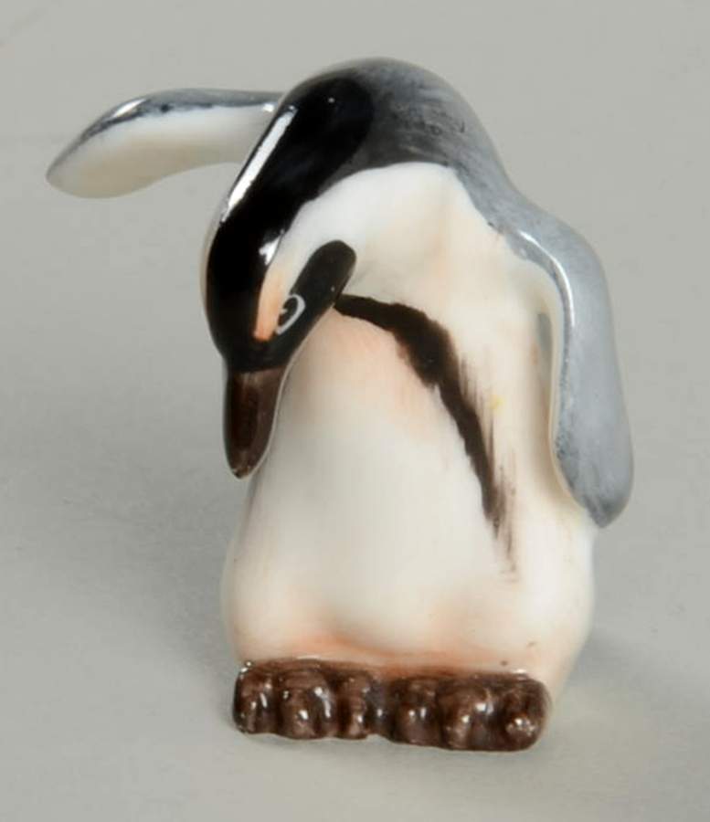 Animals Penguin Style Seven - No Box Nb882 by Royal Doulton-1