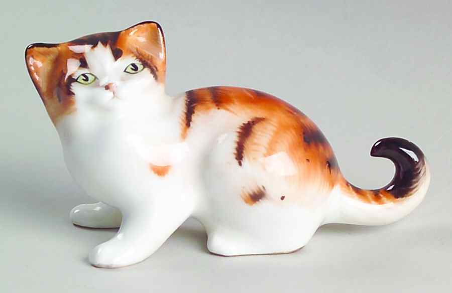 Animals Kitten Looking Up - No Box by Royal Doulton-1