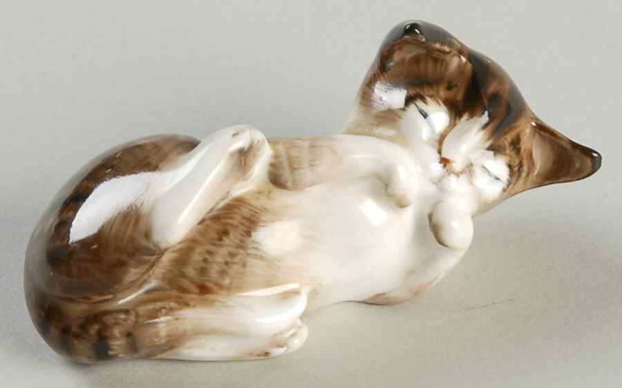 Animals Character Kitten Lying On Back - With Box Bx780 by Royal Doulton-1