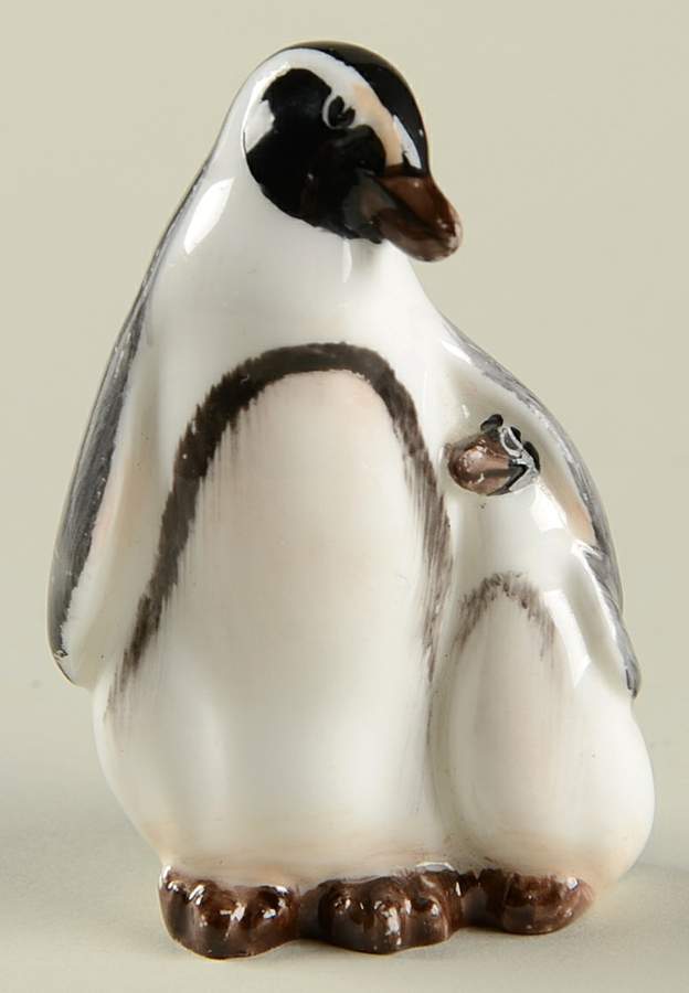 Animals Penguin With Chick Under Wing - No Box Nb878 by Royal Doulton-1