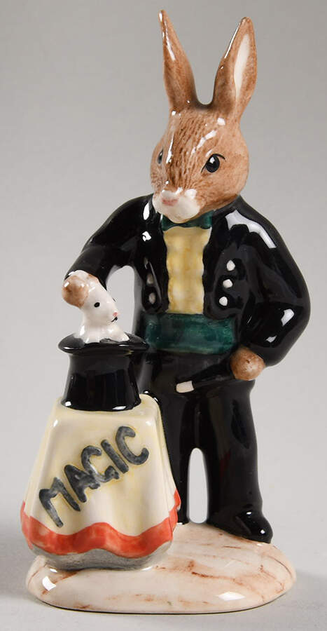 Bunnykins Figurines Magician Bunnykins - Green - Boxed by Royal Doulton-1