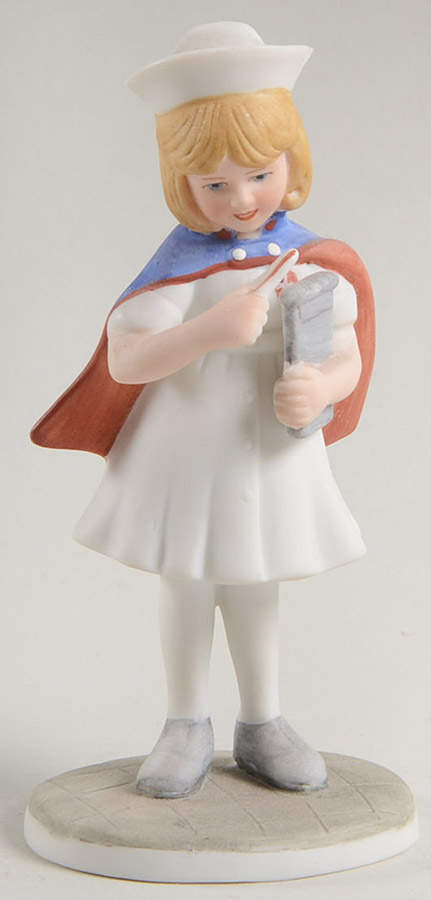 Mcclellands Figurine The Nurse - Boxed by Reco-1