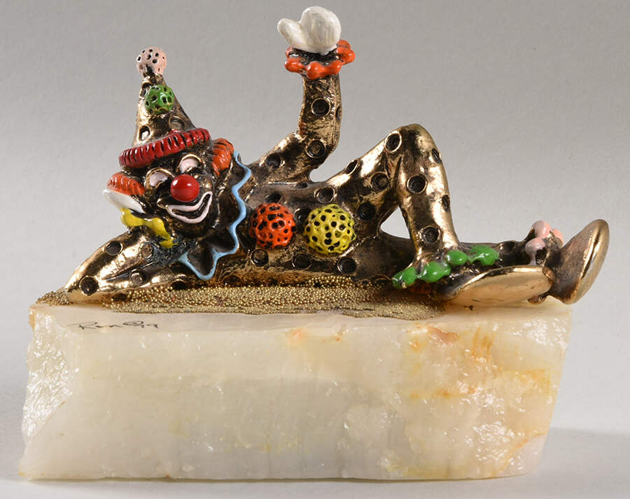 Clown Sculptures Pinky Lying Down - No Box by Ron Lee-1