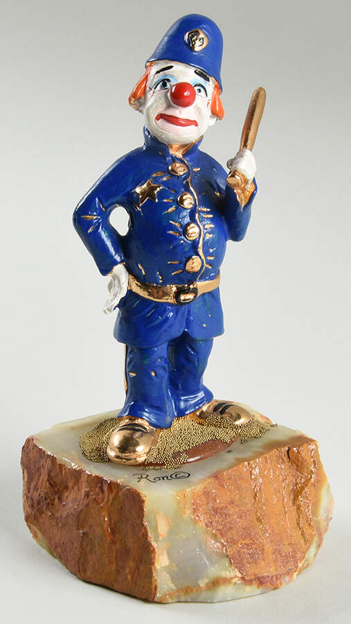 Clown Sculptures Clancy The Cop - No Box by Ron Lee-1