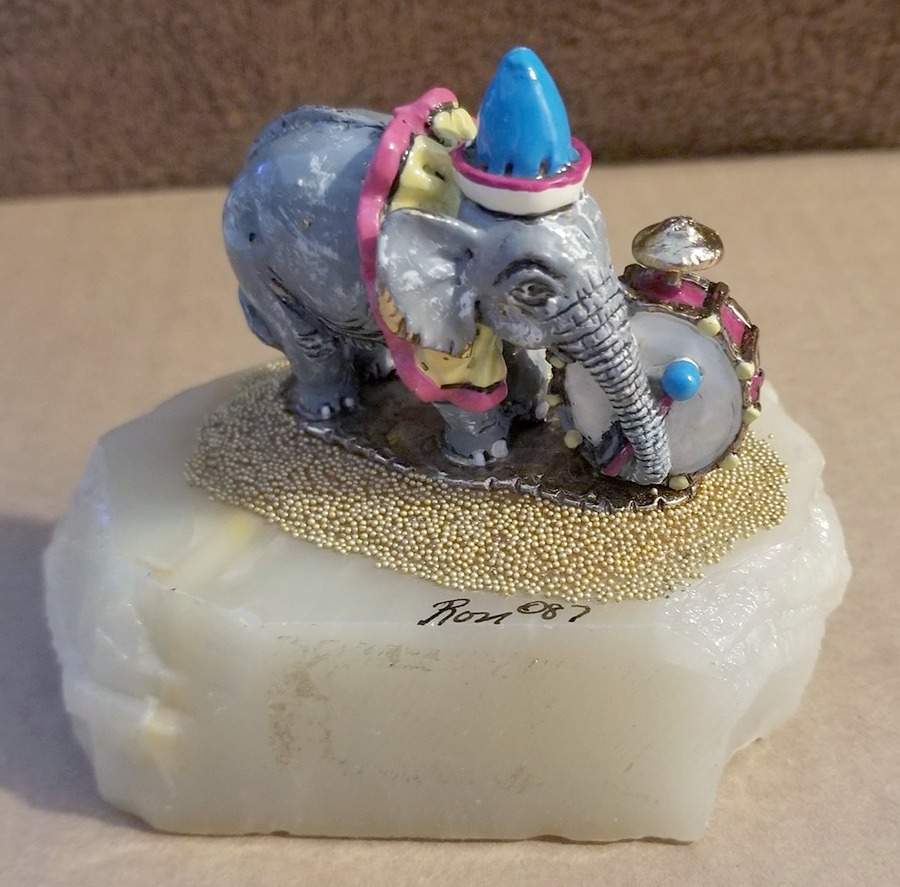 Clown Sculptures Beat It! Elephant - No Box by Ron Lee-1