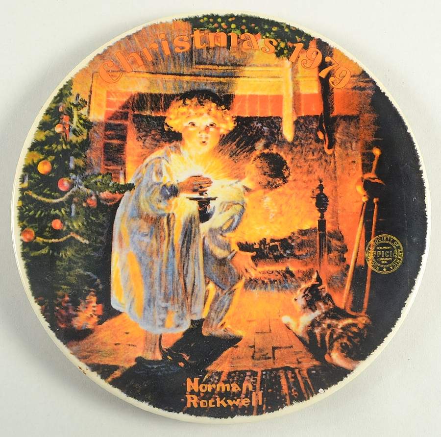 Annual Christmas Plate Somebodys Up There - No Box by Rockwell Society-1