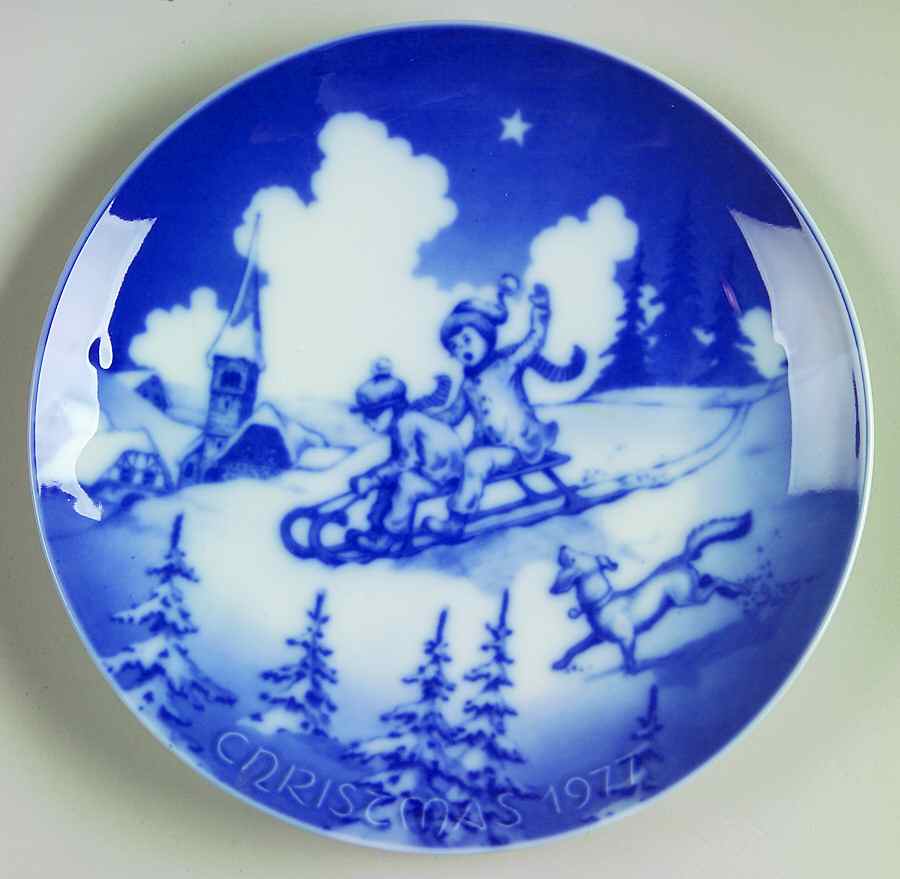 Christmas Plate Sledding - No Box by Royale (Germany)-1