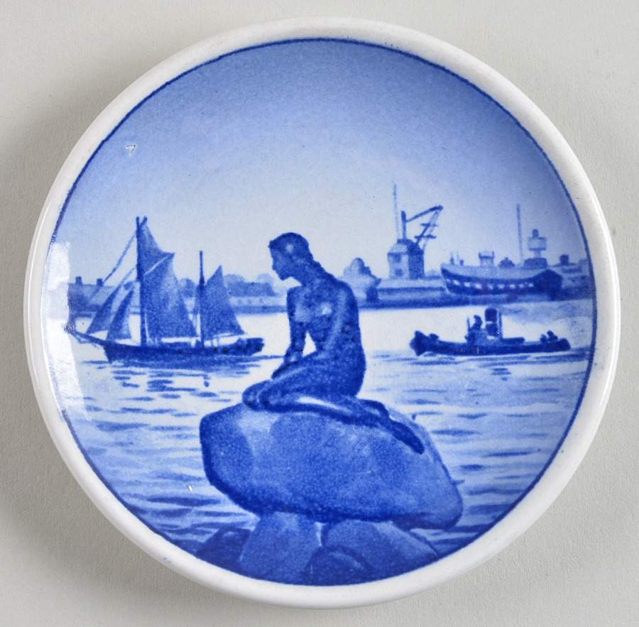 Danish & Nordic Plaquettes-2010 Series Langelinie - The Little Mermaid - No Box by Royal Copenhagen-1