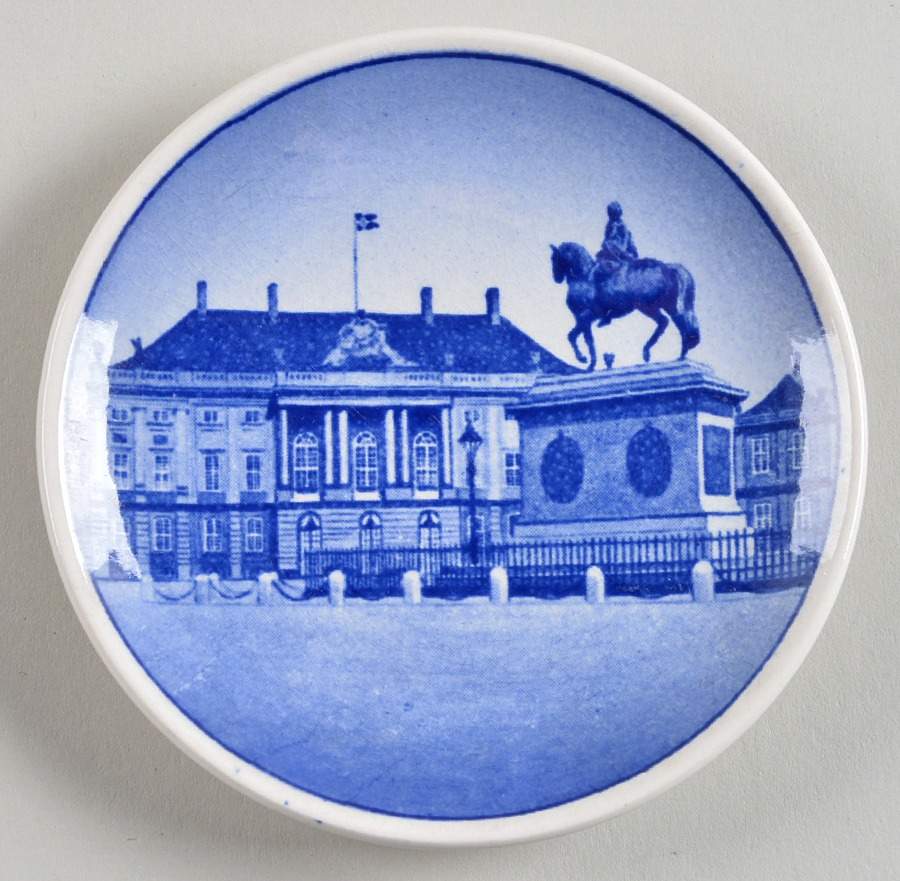 Danish & Nordic Plaquettes-2010 Series Amalienborg Slot - Amalienborg Palace - No Box by Royal Copenhagen-1