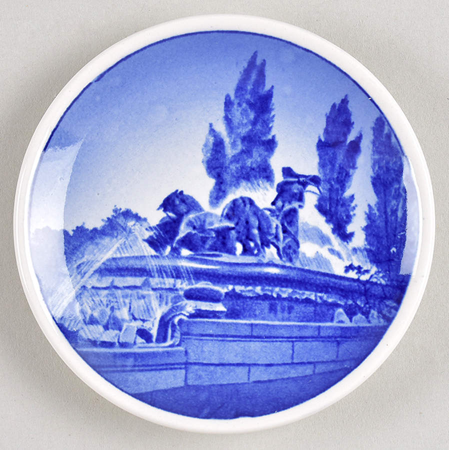 Danish & Nordic Plaquettes-2010 Series Gefion Springvandet - No Box by Royal Copenhagen-1