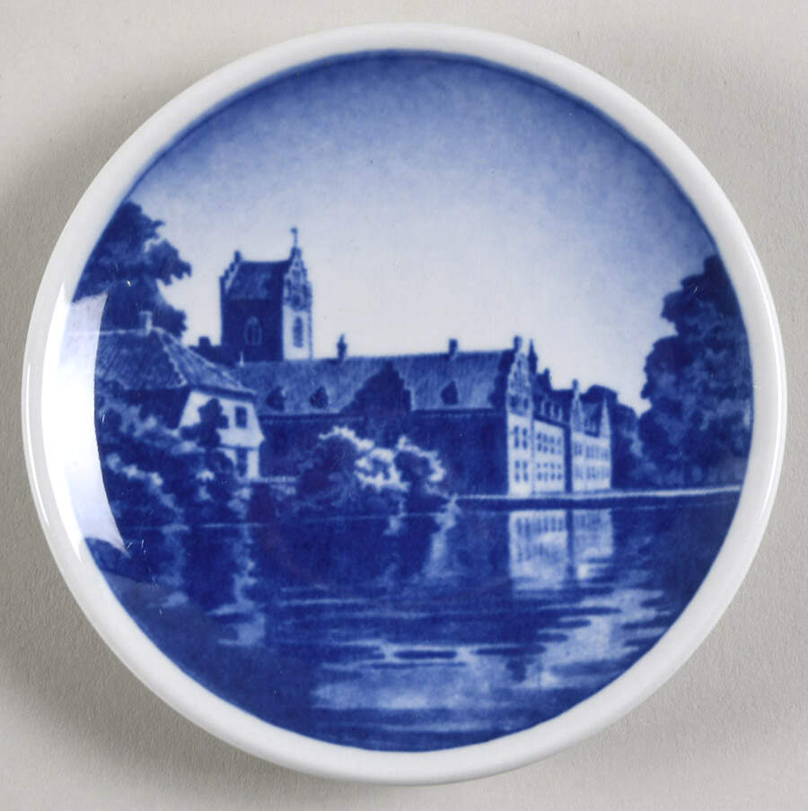 Danish & Nordic Plaquettes-2010 Series Herlufsholm - No Box by Royal Copenhagen-1