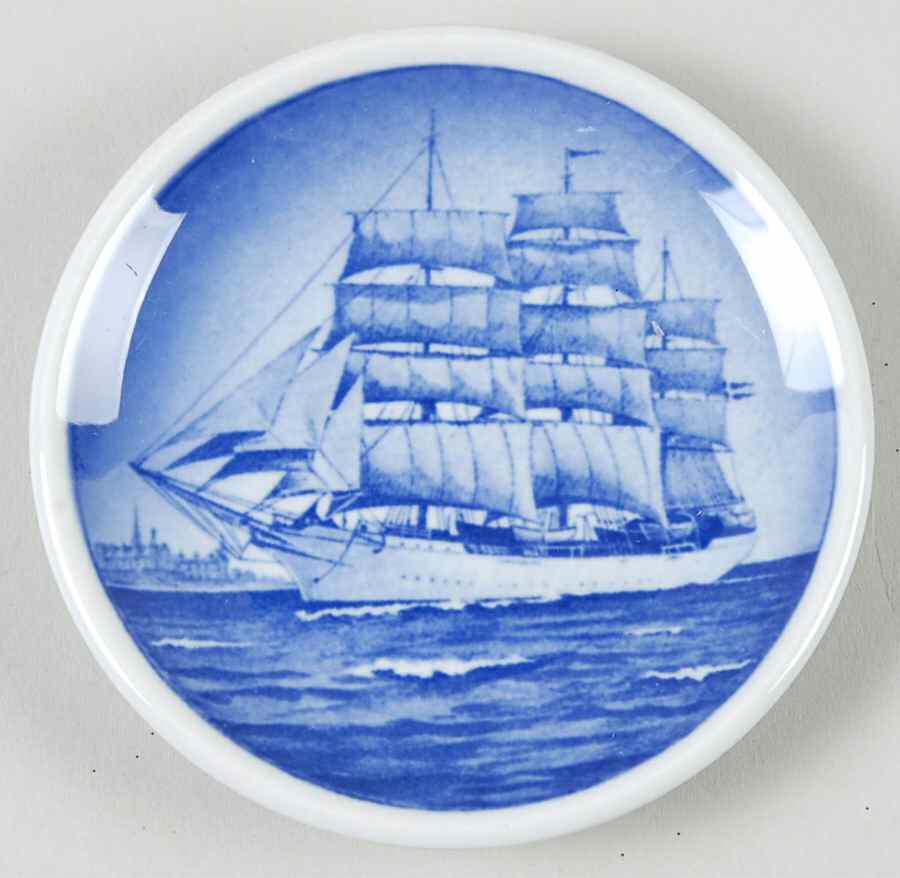 Danish & Nordic Plaquettes-2010 Series Skoleskibet-Danmark - No Box by Royal Copenhagen-1