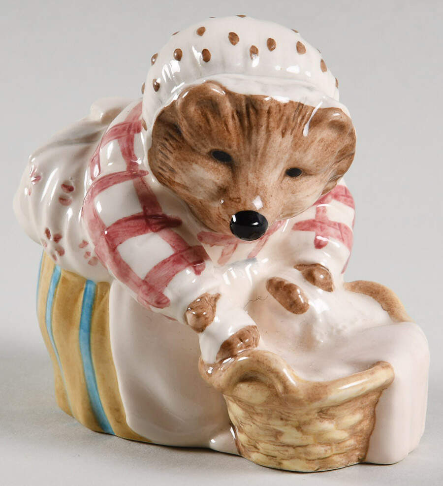Beatrix Potter Backstamp 10 Mrs Tiggy Winkle Washing - Boxed by Royal Doulton-1