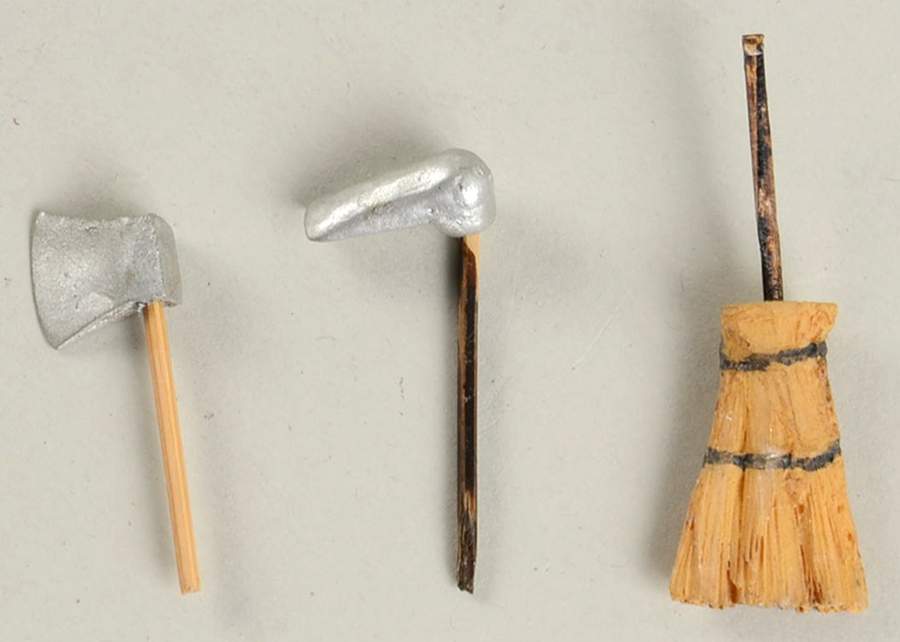 Fontanini Heirloom Nativity 5" Scale Tools-Axes-Set Of 3 - No Box by Roman-1
