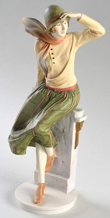 Classique Collection-Figurines Lucinda - Boxed by Royal Doulton-1