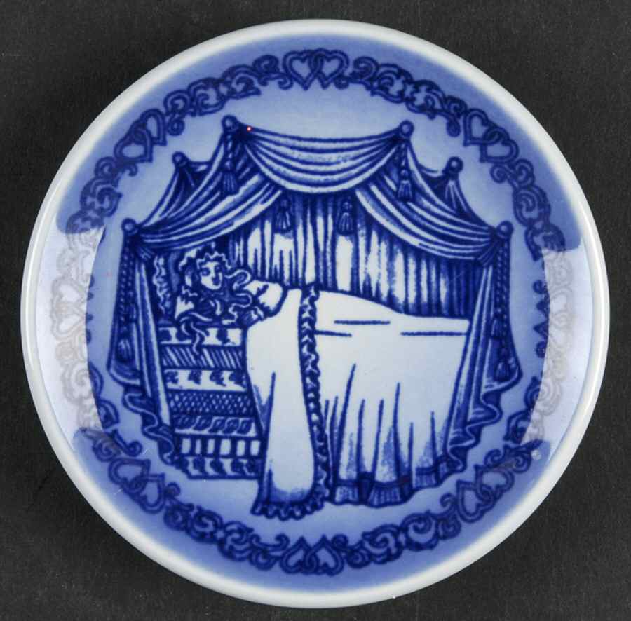 Hans Christian Anderson Plaque The Princess And The Pea - No Box by Royal Copenhagen-1
