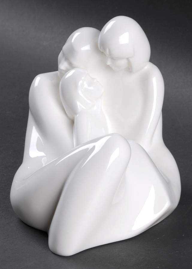Images Figure of The Year Everlasting Love-2007 - No Box by Royal Doulton-1