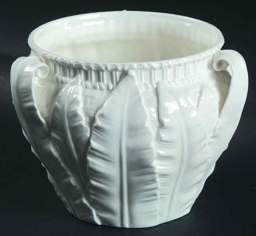 Whiteware Cachet Pot - No Box by Royal Worcester-1
