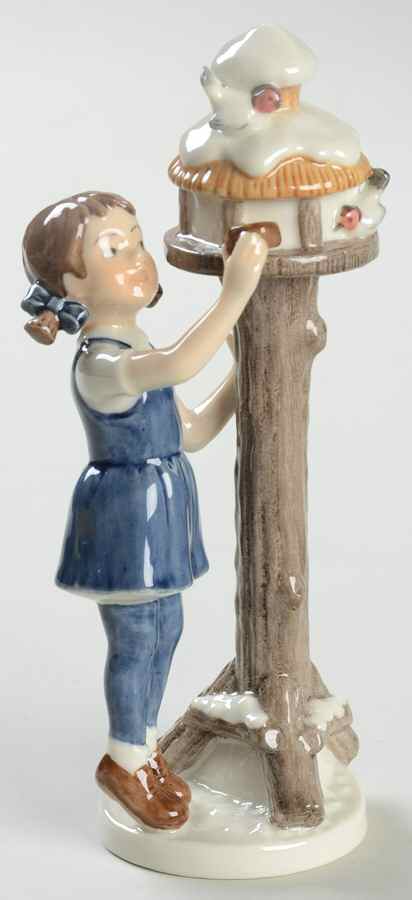 Annual Figurines Girl Feeding Birds - No Box by Royal Copenhagen-1
