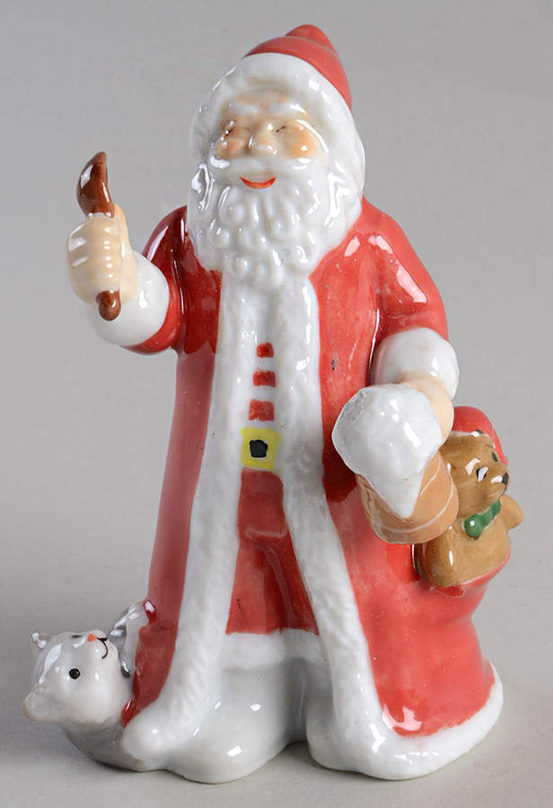 Annual Santa Figurine 2021-Santa - Boxed by Royal Copenhagen-1