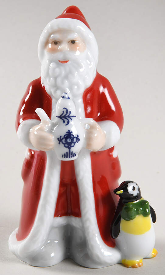 Annual Santa Figurine 2025-Santa With Teapot - Boxed by Royal Copenhagen-1