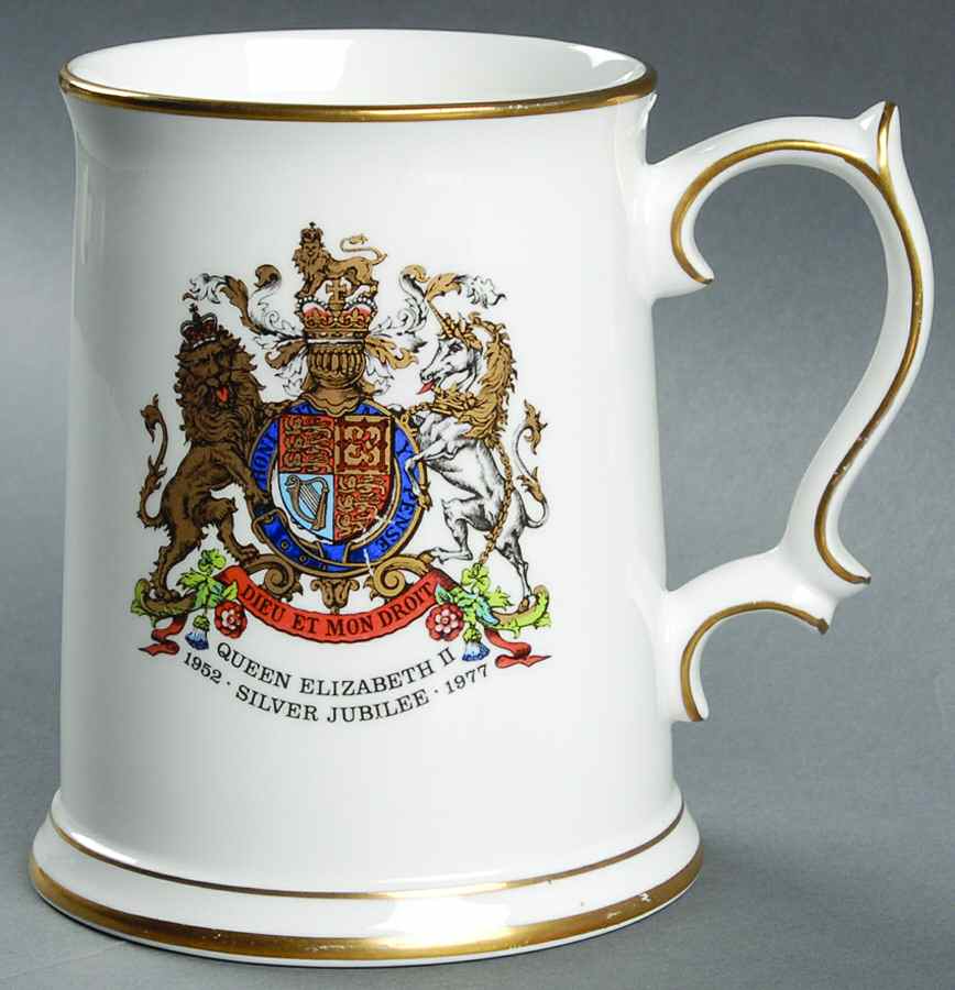 Royal Grafton Royalty Giftware Silver Jubilee Queen Elizabeth  - Boxed by Royal Grafton-1