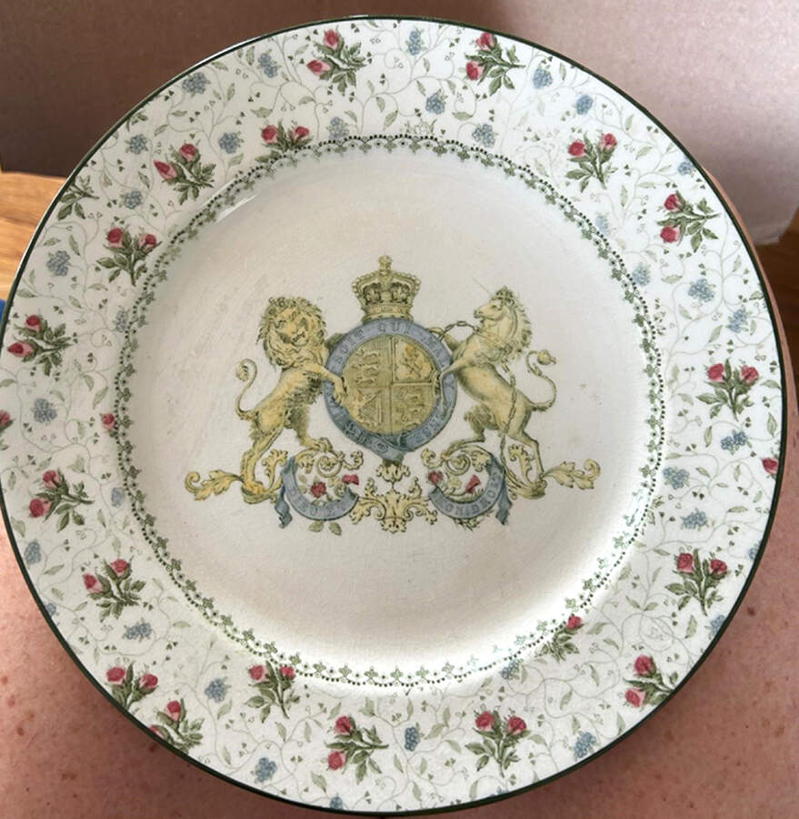 Royalty & Political Commemoratives Coat Of Arms - No Box by Royal Doulton-1
