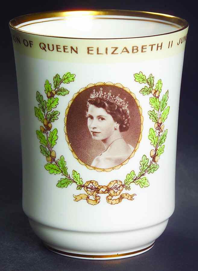 Royalty & Political Commemoratives Elizabeth Ii Coronation Beaker - No Box by Royal Doulton-1