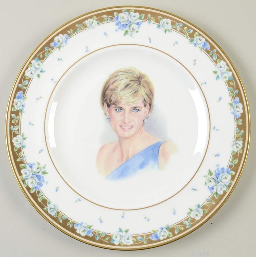 Royalty & Political Commemoratives Princess Diana-Memorial Plate - Boxed by Royal Doulton-1