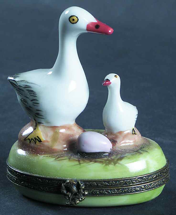 Rochard Limoges Box Mother Duck And Duckling - Boxed by Rochard-1