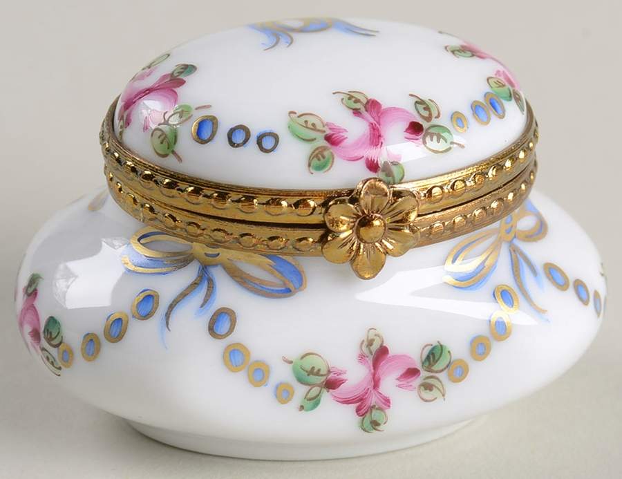 Rochard Limoges Box Oval Box-Buds - Boxed by Rochard-1
