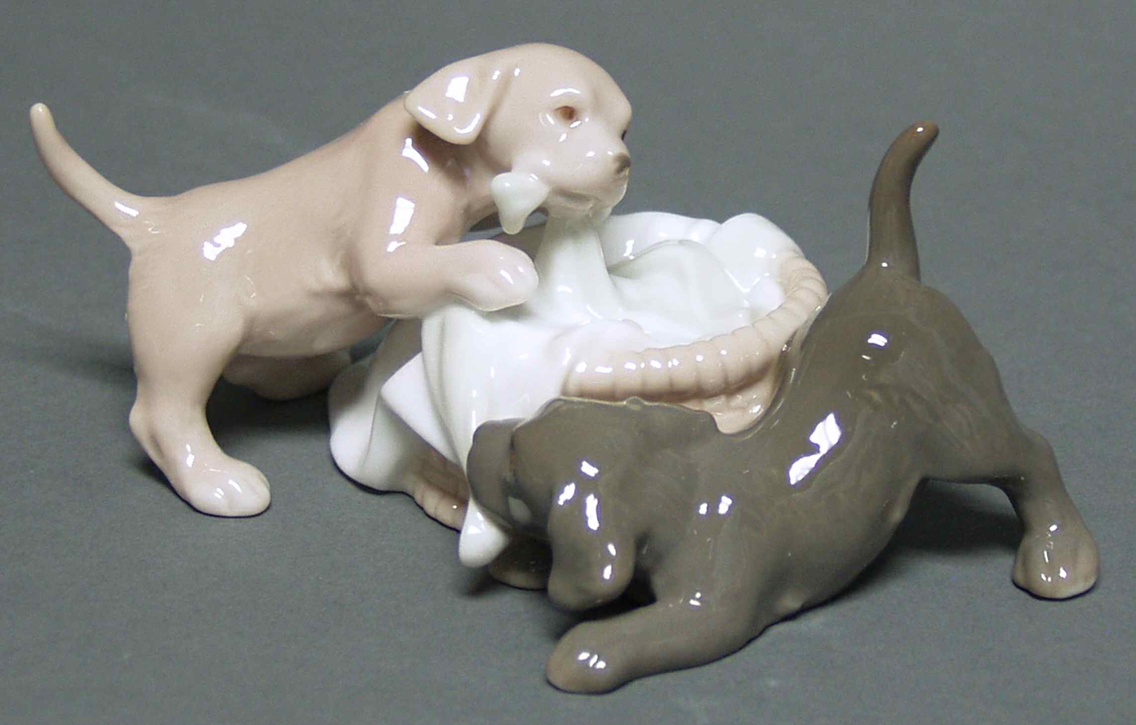 Lovable Pets-Valencia Labrador Retrievers Playing - No Box by Roman-1