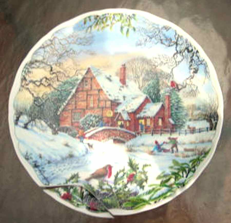 Dream Cottages Winter - No Box by Royal Albert-1