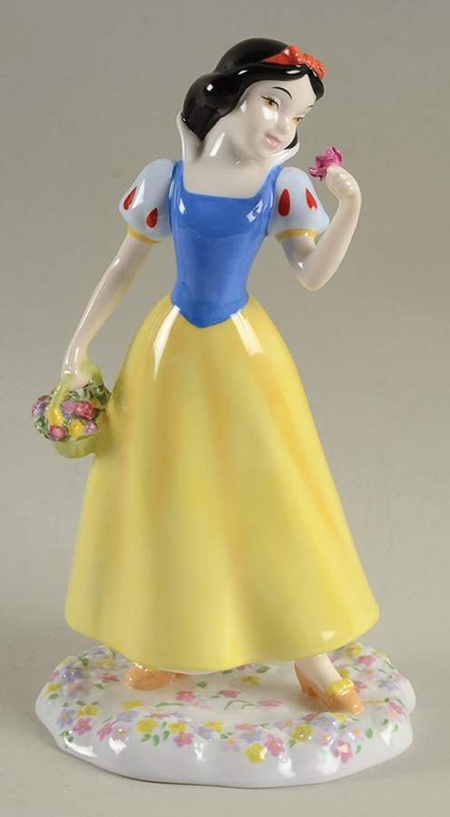 Disney Princess #2 Snow White - No Box by Royal Doulton-1
