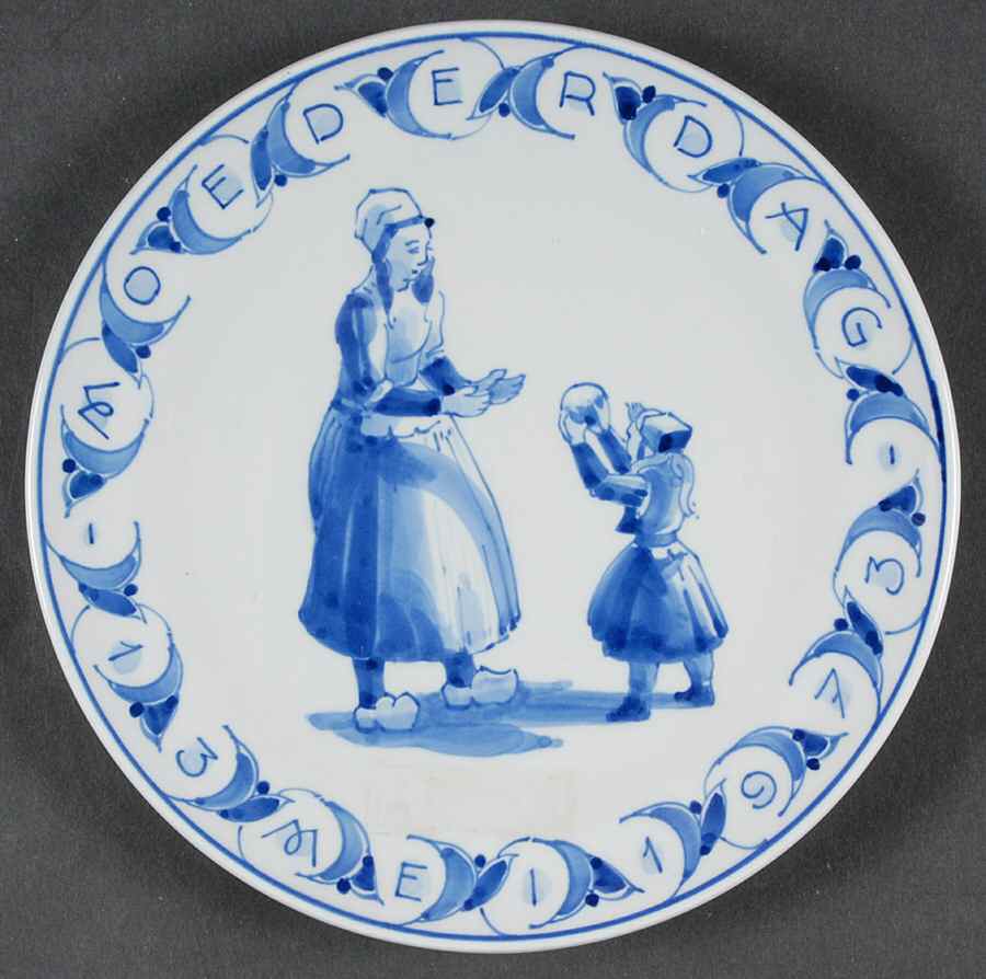 Mother's Day By Royal Delft Mother And Daughter - No Box by Royal Delft-1